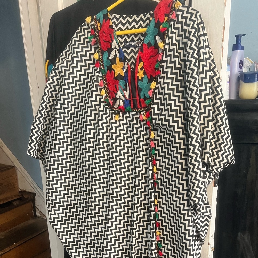 Symmetrical kaftan cover up brand new never worn